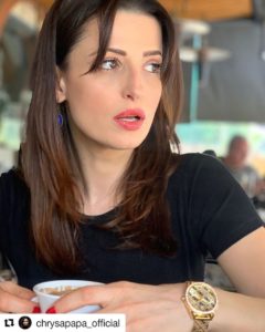 Η Χρύσα Παππά Με Ρολόι GUESS